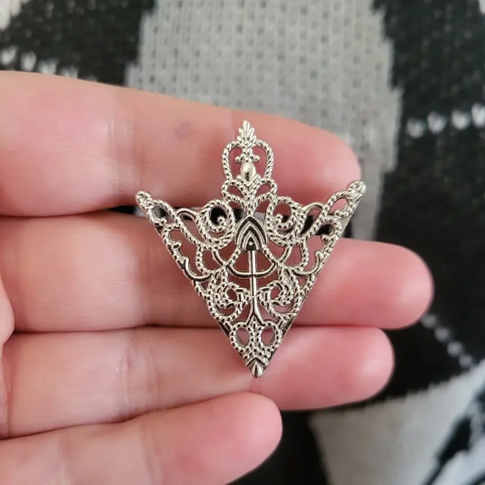 Western filigree collar tip silver tone  lapel pins